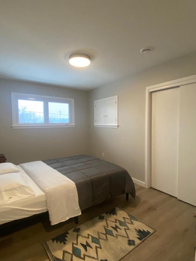 Private Room Lakeview House- Westmount Moncton Buitenkant foto